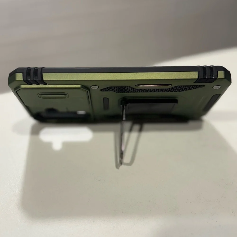 Military-Grade Green Phone‎ Case with Kickstand